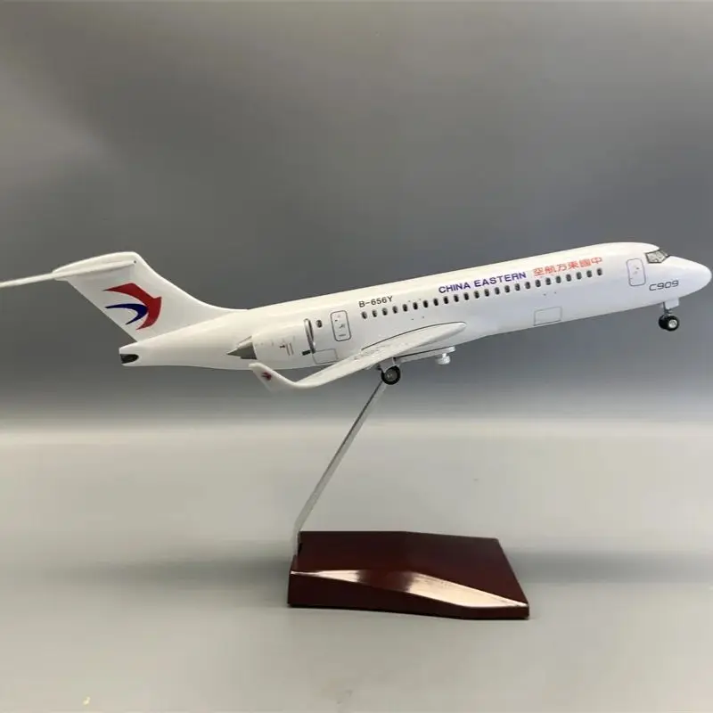 34cm Die-Cast Home decor 1/100 Scale China Eastern Airlines C909 Model Resin Simulation Passenger Aircraft With Led Light Gift