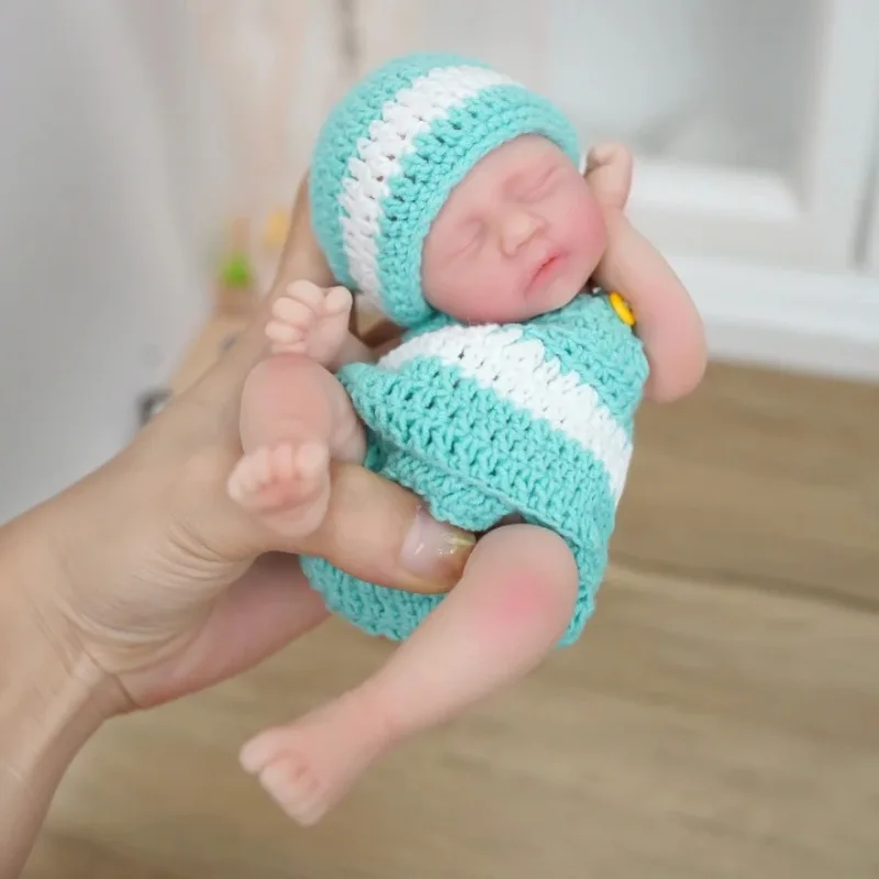 دمى أطفال من السيليكون لكامل الجسم مقاس 7 بوصات - لعبة مريحة مضادة للإجهاد للأولاد والبنات للنوم نابضة بالحياة للأطفال