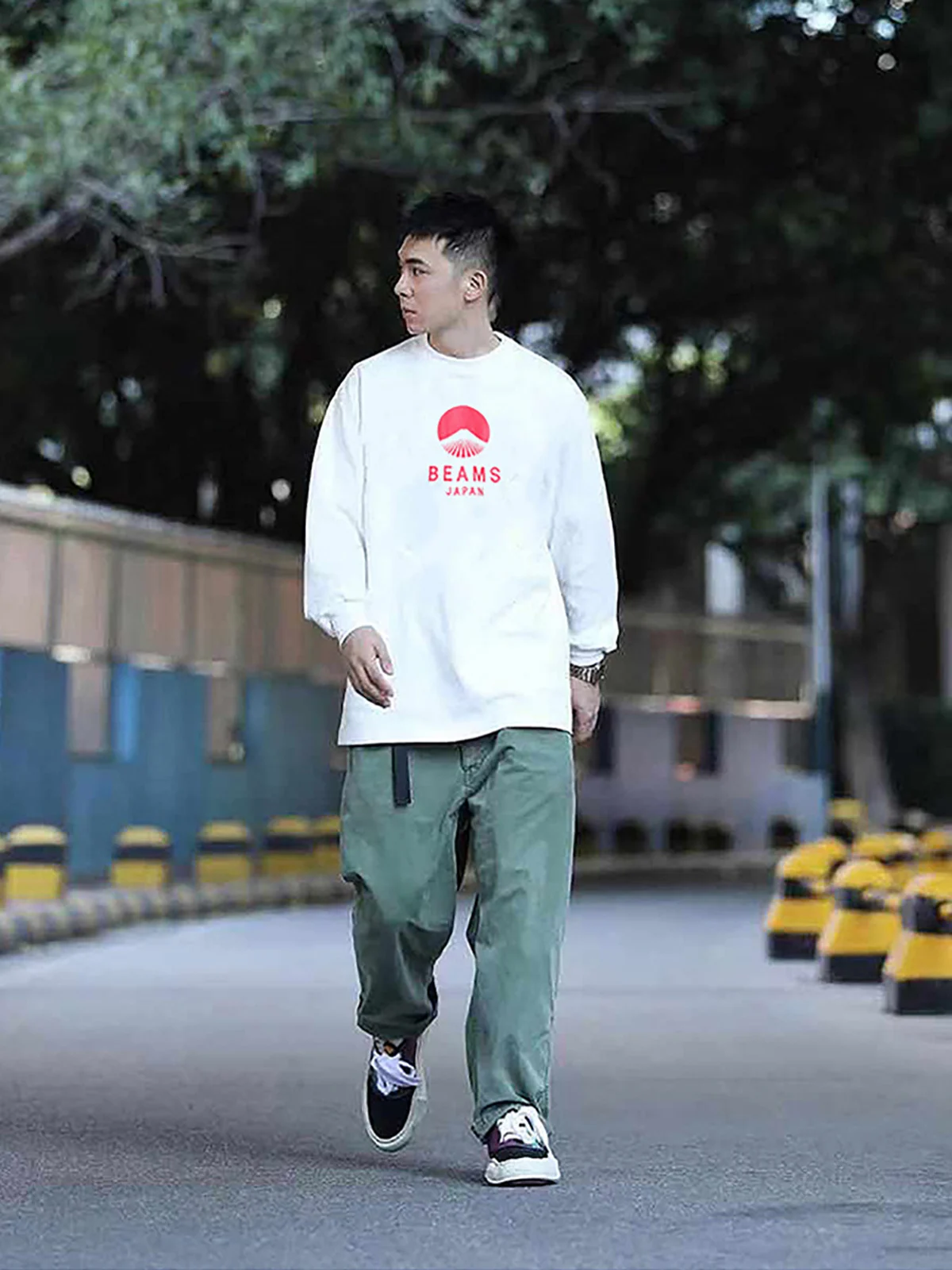 

Ретро-японская футболка с длинным рукавом, свободного кроя, с круглым вырезом, с принтом, повседневный топ, модный базовый слой для пар