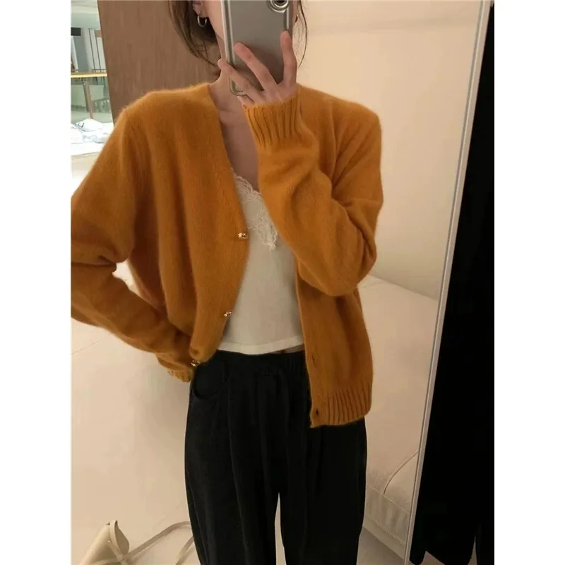 European station gold buckle 100%cashmere knit cardigan female autumn and winter pure color V-neck style all match coat