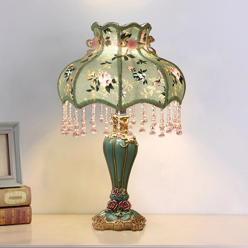 

Creative European Bedside Lamp Luxury American Retro Living Room Study Bedroom Night Lamp Wedding Celebration Fabric Desk Lamp