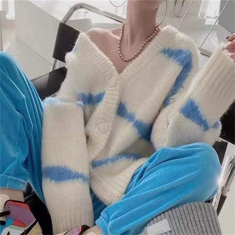 Loose V Neck Sweater Cardigans Women 2023 Autumn Long-Sleeved Knitted Cardigan Woman Korean Style Single-Breasted Knitwear