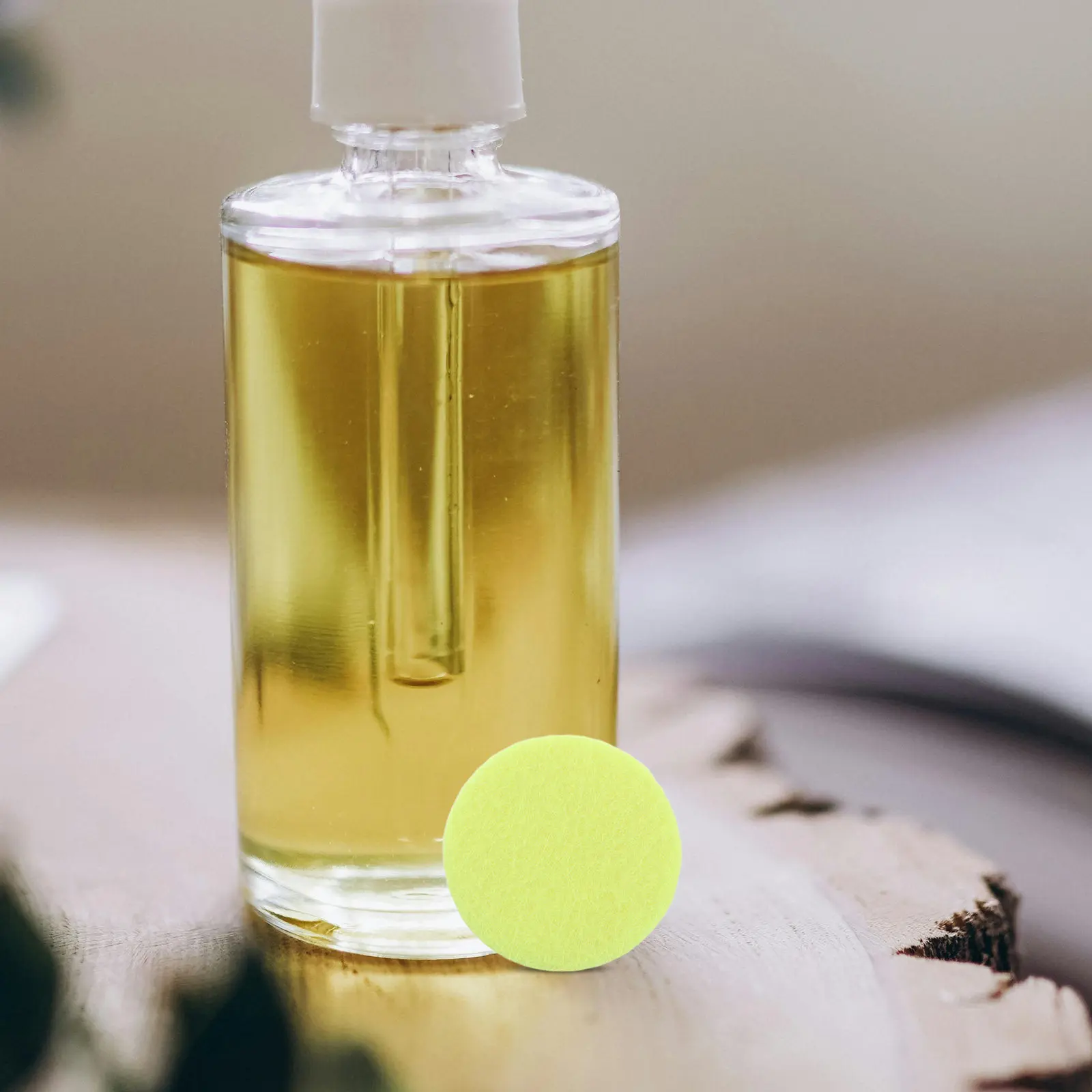 300Pcs 30Mm Car Diffuser Refill Pads Round Aroma Pads for Essential Oil Locket Necklace Bracelet Vent Clip High Absorption Air