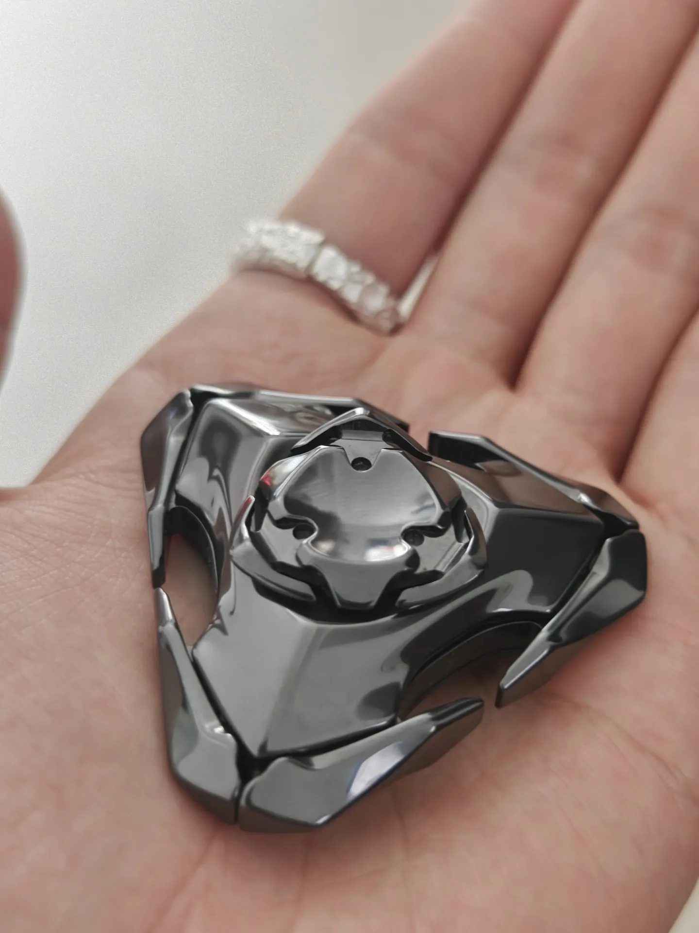 Used EDC Zirconium Alloy Strange Mechanical Blade EDC Gyro, Produced By X Studio, Mecha Shape, Crisp Sound