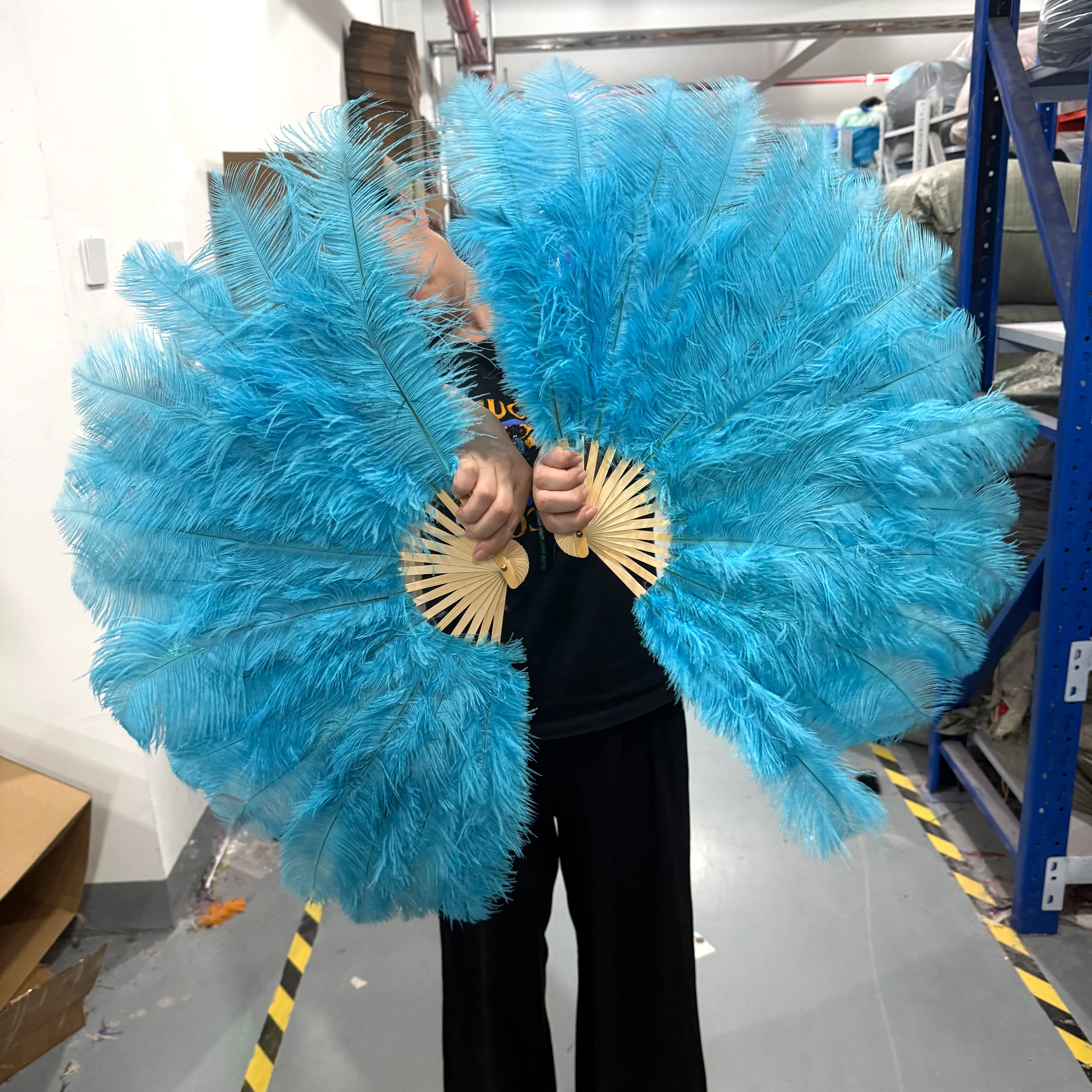Natural Sky Blue Ostrich Feather Fan 15 Bones Foldable Hand Held Fan for Burlesque Party Wedding Stage Performance Dance Prop