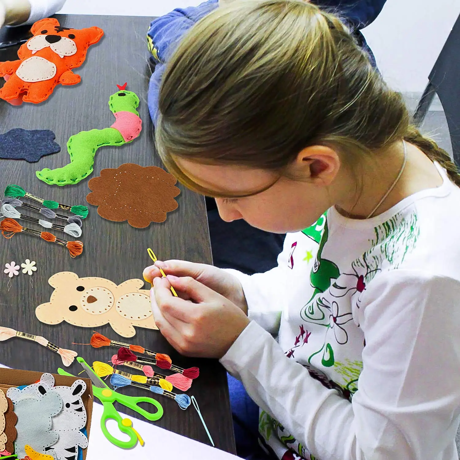 YSUN-Jungle Animal Felt Sewing Kit For Kids Wild Animals Sewing Pack For Beginner Boy Girls Fun DIY Sewing Craft Gift