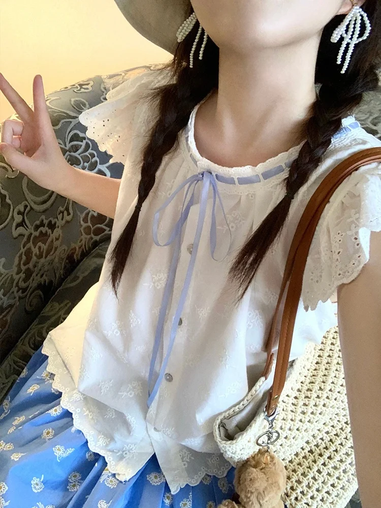 

Fufufun Ballet Girl Japanese Style Baby Blue Laced Exquisite Embroidered Small Flying Sleeve Shirt Loose Fit Breathable Skin-...