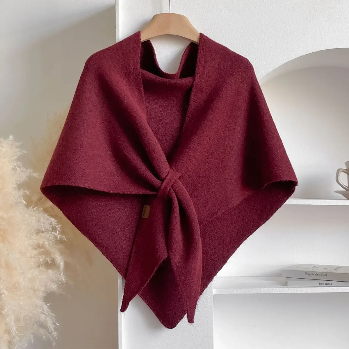

2025 Women's Fashion Knitted Shawl Triangle Scarf Scarf Solid Color Scarf Cape Outdoor Casual