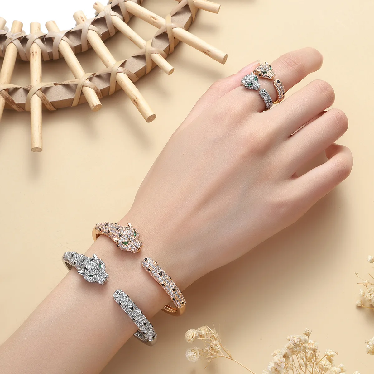 European and American Hot-selling Luxury Exaggerated High-end Leopard Head Bracelet Bangles Female Hip-hop Versatile Bracelet