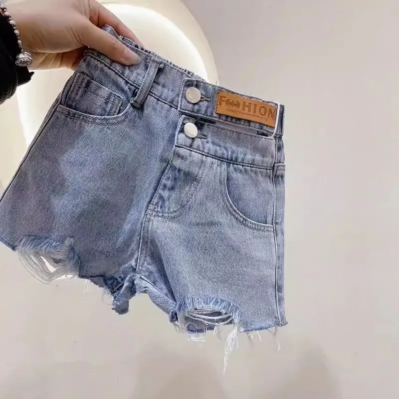 Mädchen Denim Shorts Sommer dünne Kinder zerrissene äußere Hot pants Dreiviertel weiche Hosen Kinder Shorts