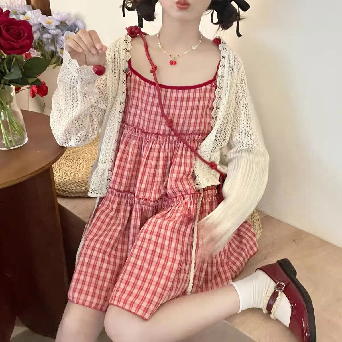 \Women Two-piece Doll Neck Sweet Girl Thin and Versatile Hollow Sun Protection Cardigan Strawberry Plaid Suspender Dress