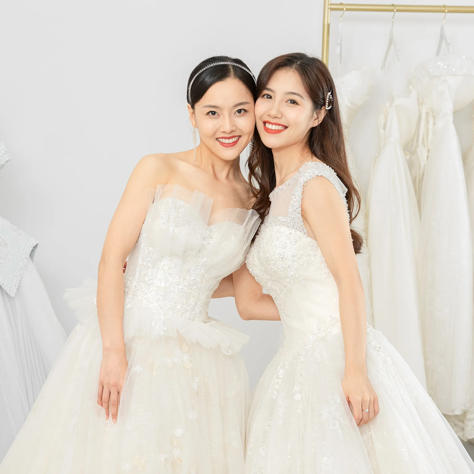 

4 шт. свадебных ободков с камнями, изысканные декоративные повязки для волос, легкие и удобные свадебные украшения для невесты