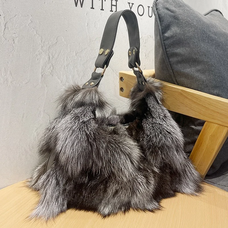 

2023 Women's Tote Shoulder Bag True Fox Hair Korean Edition Large Capacity Handbag Winter New Fashion Work Commuter Bag