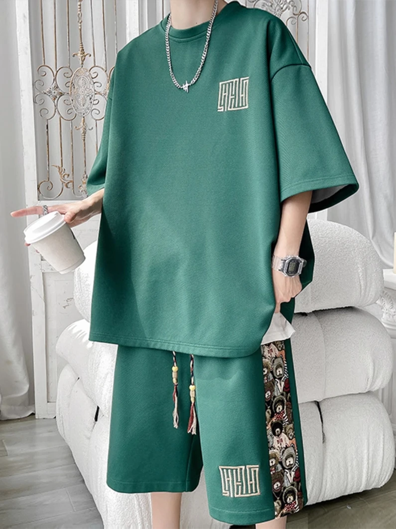 

Молодежный летний комплект: мужская вышитая спортивная одежда, модный бренд, хлопковые брюки, повседневный комфортный наряд для отдыха