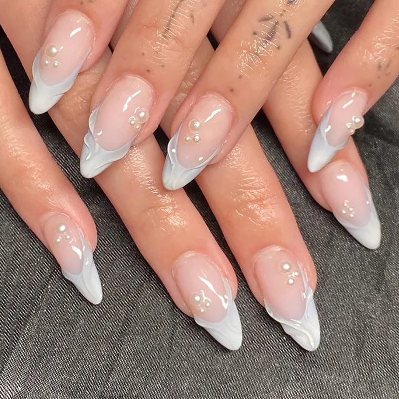 24枚入り シンプル グリーン フレンチ フェイクネイル 既製 ファッション フラワーデザイン アーモンド型 つけ爪 ロング オーバル プレスオンネイル セット