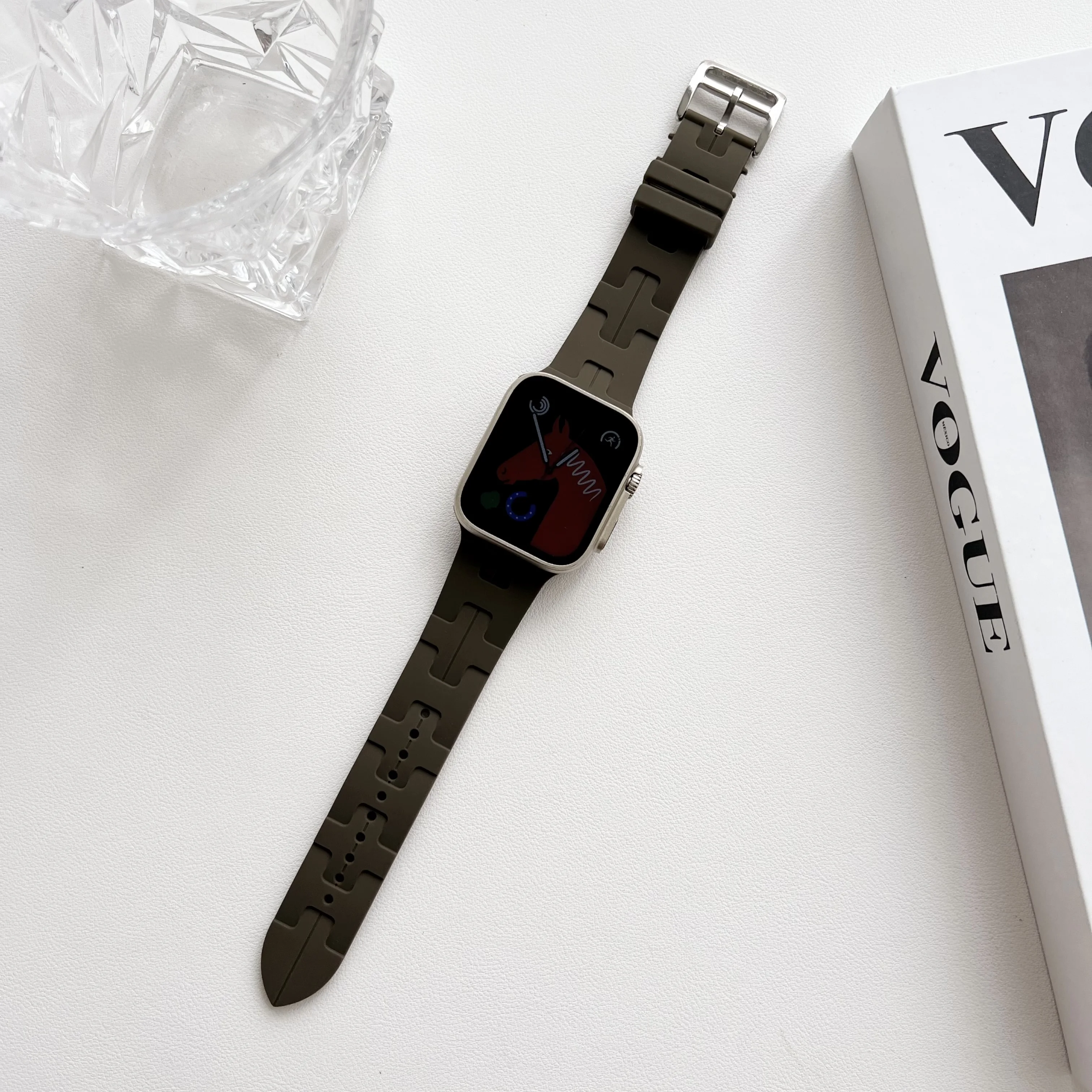 Cinturino per cinturino Apple Watch 44mm 45mm 41mm 40mm 49mm 42mm 38mm nuovo braccialetto in silicone correa iwatch Series 9 8 Ultra 7 se 3 5 6 4