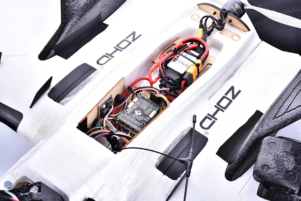 

SpeedyBee F405 WING APP Flight Controller 2~6S 168MHz Fixed Wing Flight Controller Wireless Dual firmware for INAV and Ardupilot