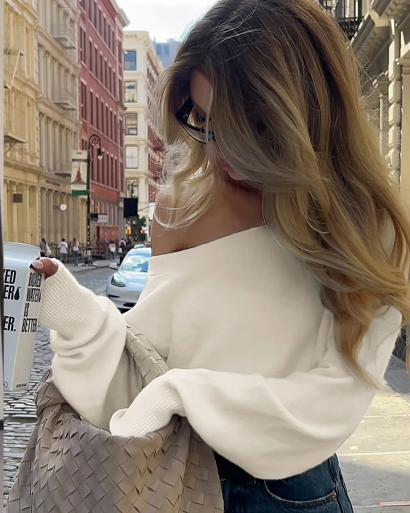 Women's Sweater 2026 New Autumn Winter Beige Off-Shoulder Loose-fitting Slim Sweater for Women Personality Chic Women Knit Top