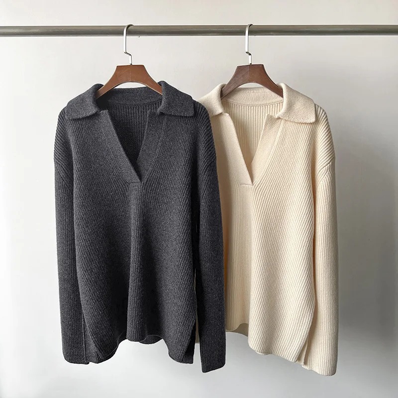 

Мягкий эластичный легкий теплый вязаный свитер прямого кроя с ребристом воротником