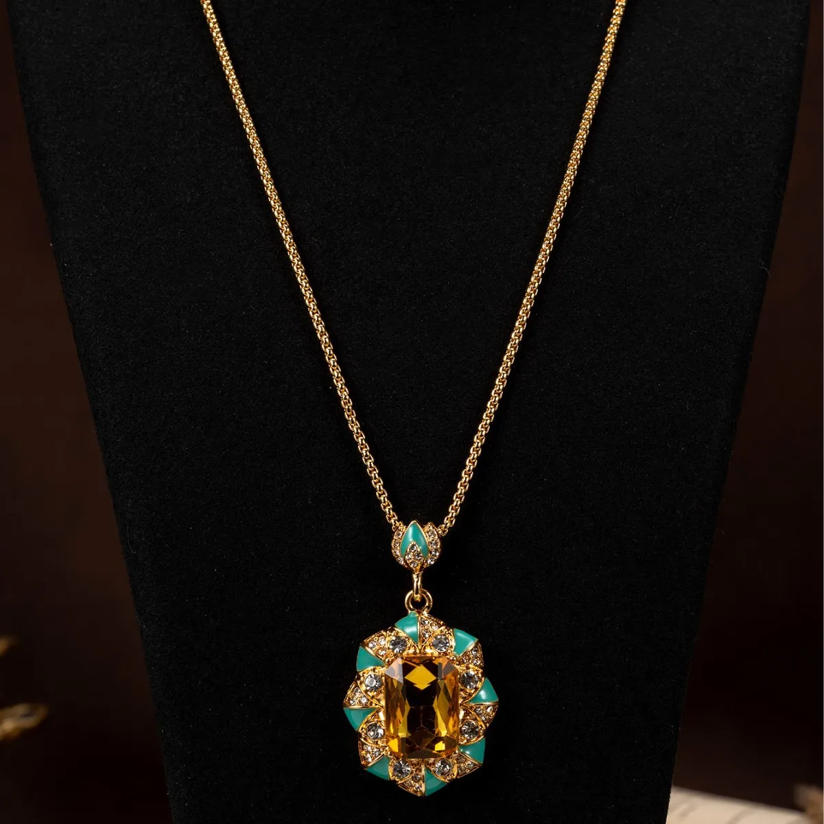 vintage enamel diamond yellow cube pendant temperament  תכשיטים necklace medieval pendant for women