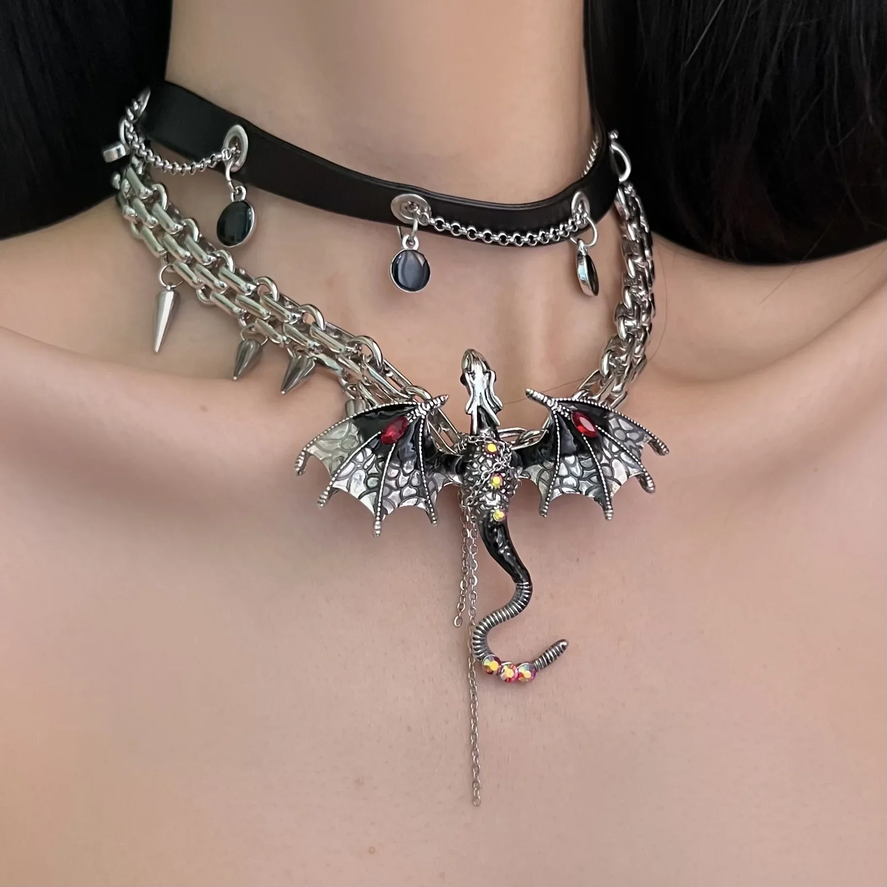 European and American style CHOKER exaggerated confinement dragon necklace, niche design, high-end fashion collarbone chain, y2k