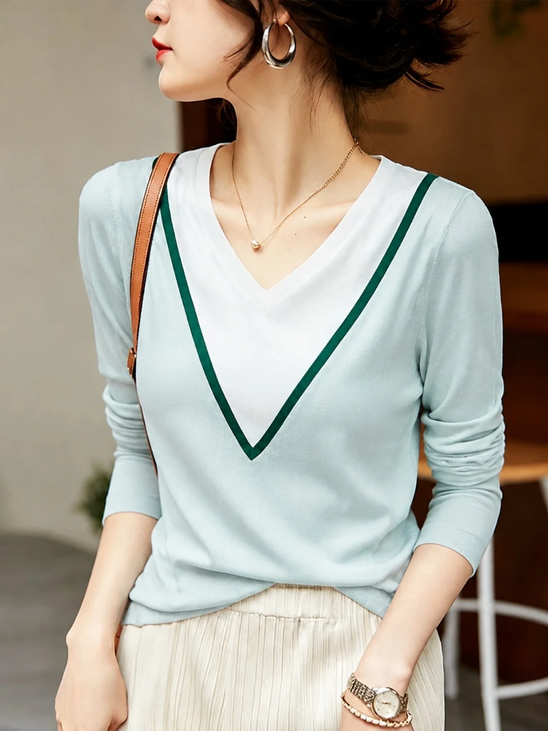 Korean Style V-Neck Knitwear Color Block Slimming Fashionable Age-Defying Women's Top Design Sensibility  Market