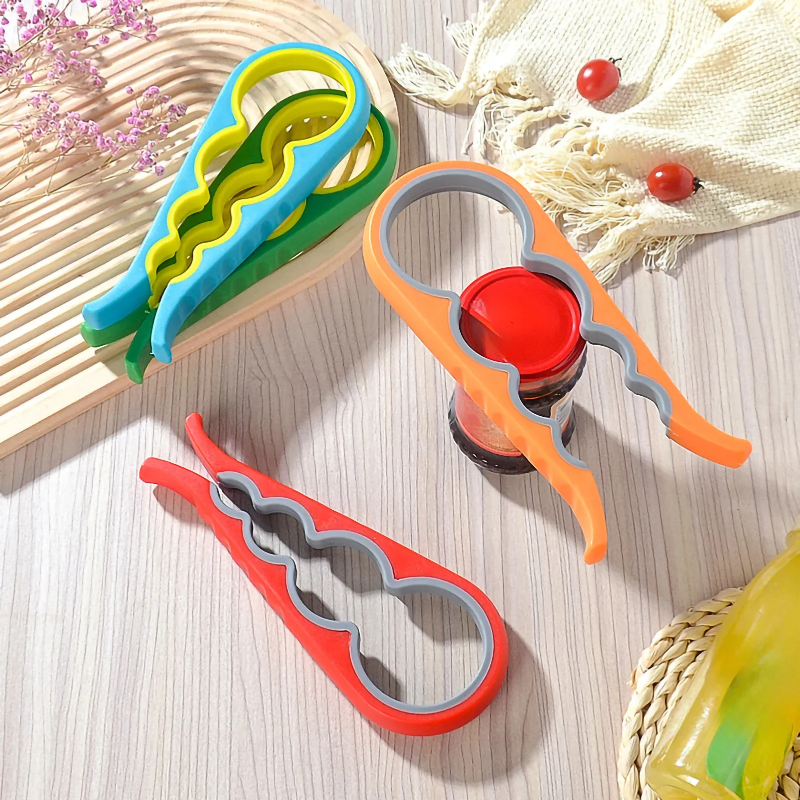 Manual Multifunctional Four In One Can Opener New Screw Cap Can Opener Non-Slip Twist Cap Bottle Opener Kitchen Gadget