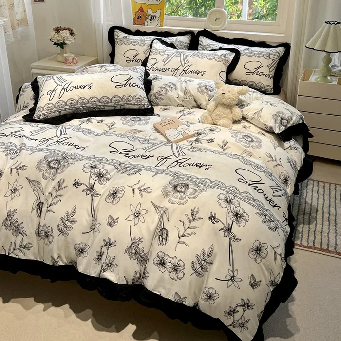 Korean Black White Hepburn Style Bedding Sets Ultra Soft Breathable Duvet Cover Set with Black Lace Fitted Sheet Set for Adults