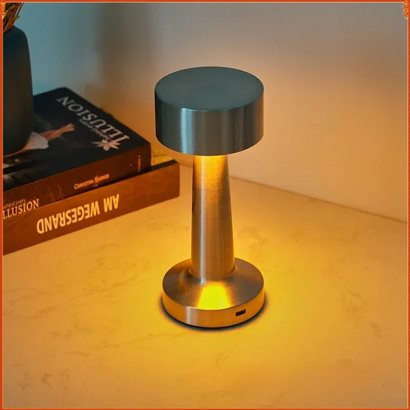 

LED Metal Retro Minimalist Desk Lamp Romantic Decoration Bar Bedroom Ins Caf É UBS Charging Touch Atmosphere Small Night Light