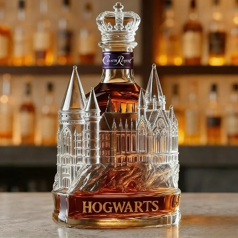 Elegant Crown Top Castle Glass Decanter, Whiskey Aerator for Home Bar, Medieval Themed Barware, Premium Whisky Carafe, Perfect