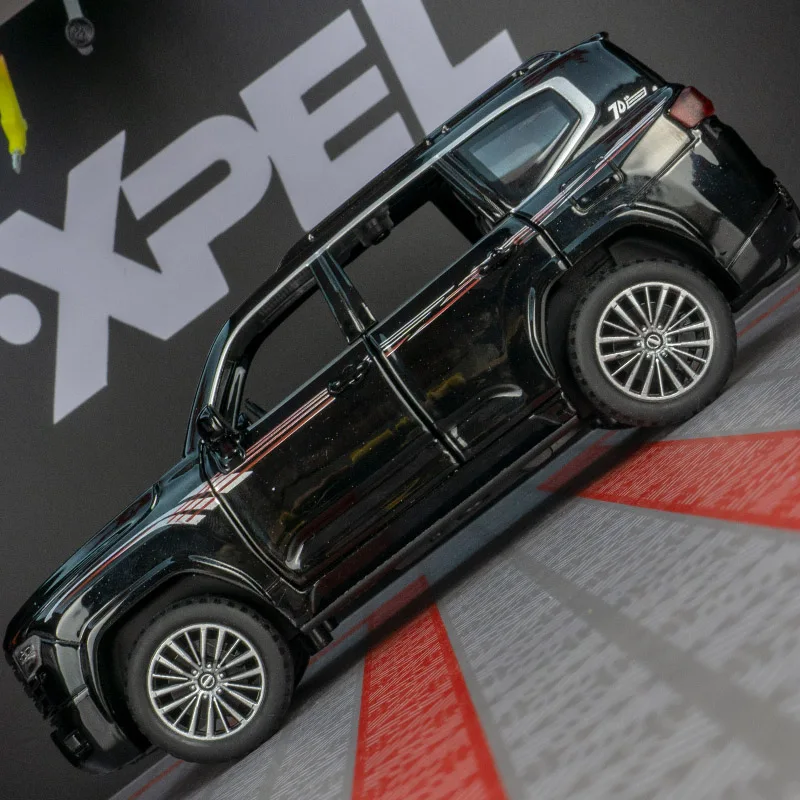 1:32 Land Cruiser LC300 remolque SUV aleación modelo niño acústico-óptico tirar hacia atrás jeep regalo de cumpleaños