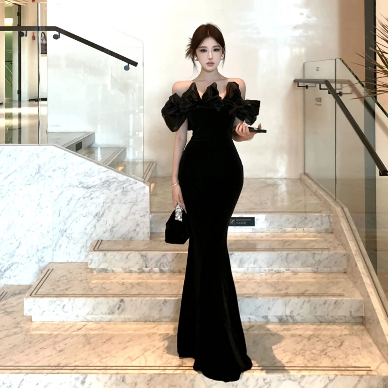 Aksamitna długa suknia wieczorowa na jedno ramię, wyszczuplająca, nowa kolekcja jesień, damska moda, wysoki stan, materiał aksamitny, bez rękawów.