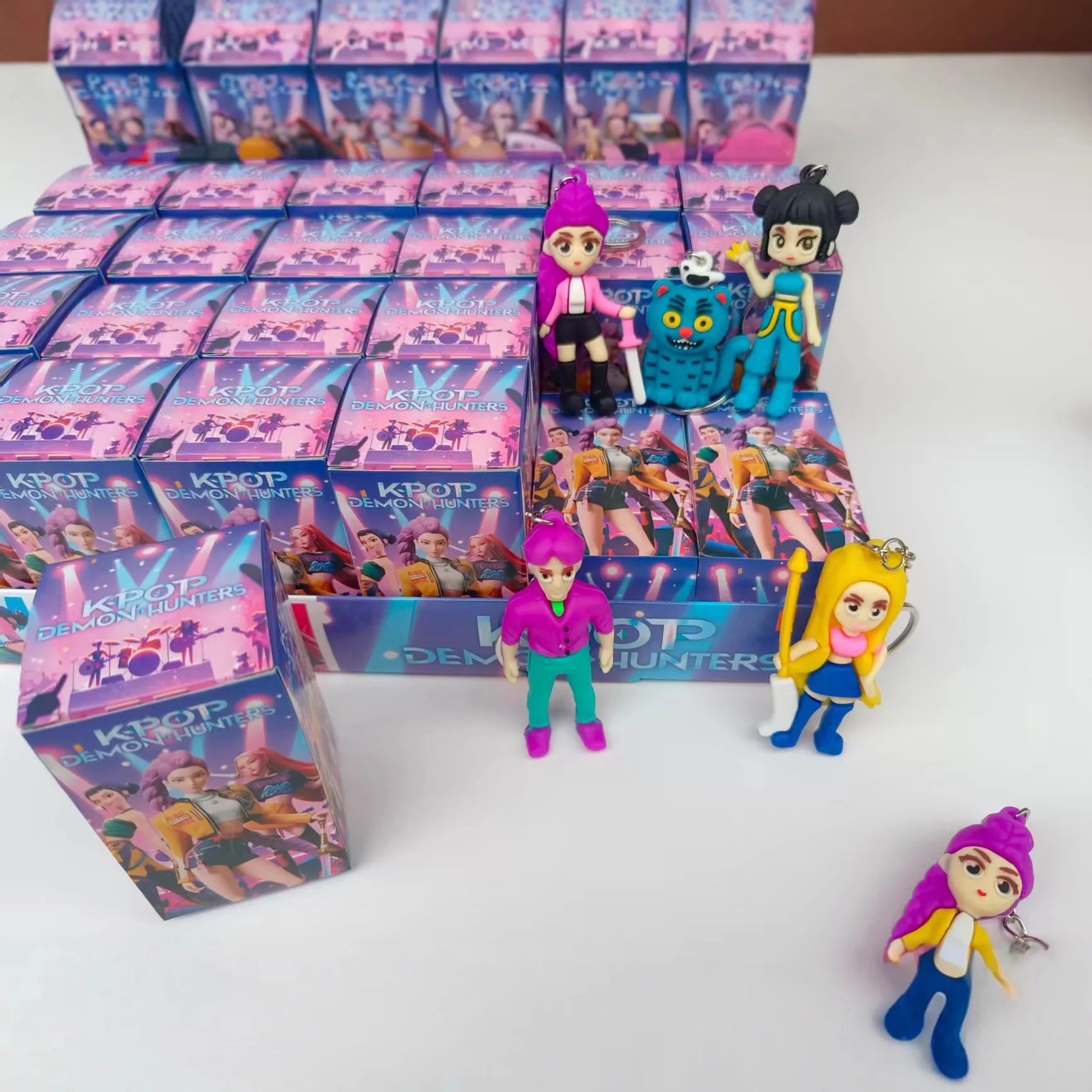 24 pz/set Kpop Demon Hunters Action Figure Giocattoli Rumi Mira Zoey Sussy Anime Figurine Portachiavi Regalo Dei Bambini