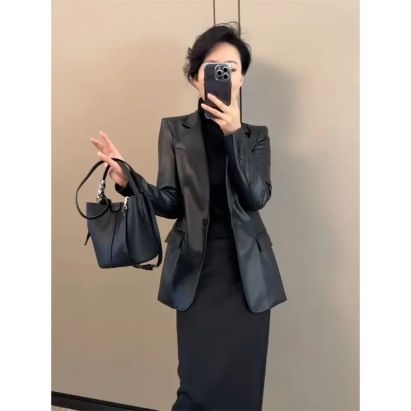 メイラードシニアセンスセレブスタイル外国風ソリッドカラーコート春爆発ファッション気質レザースーツ女性