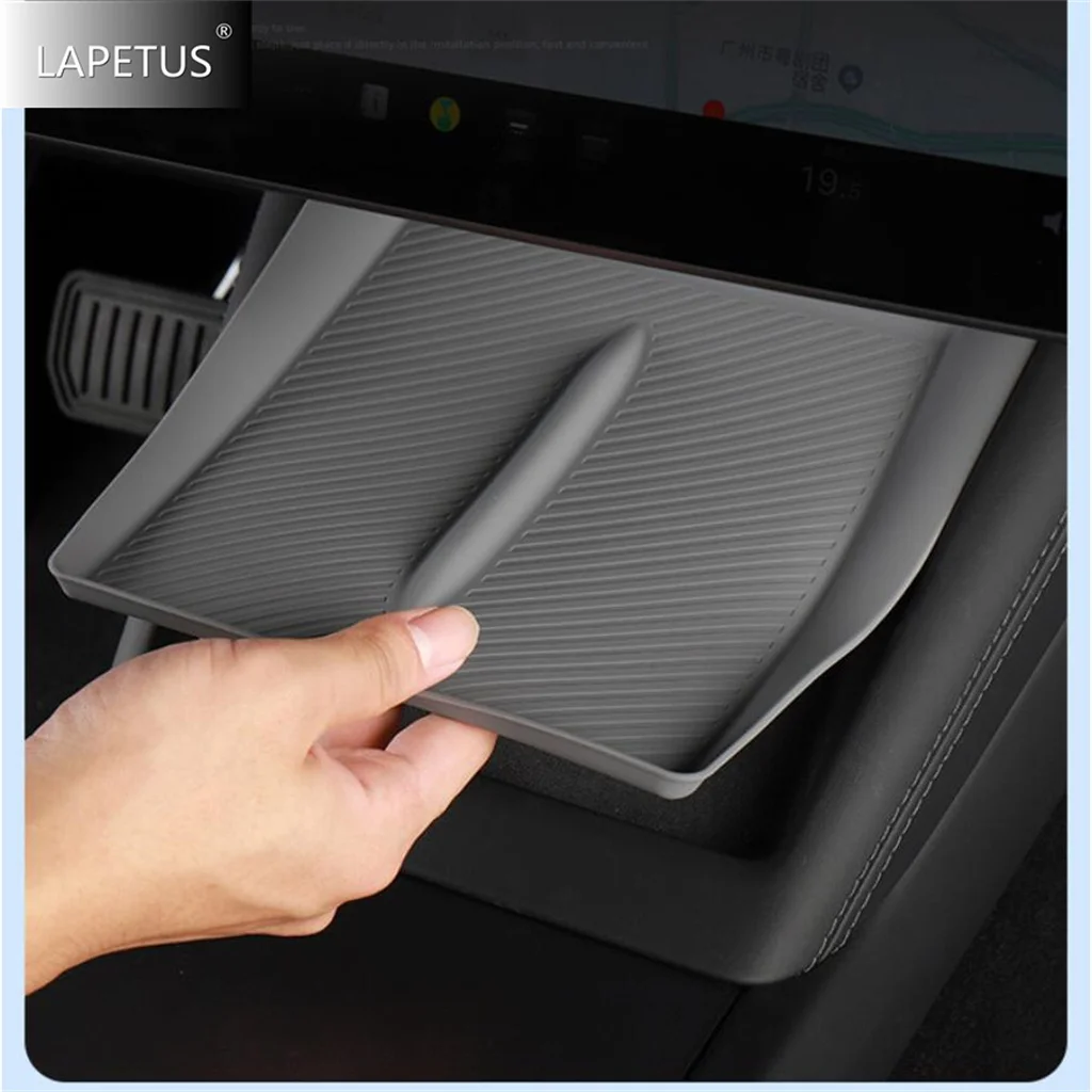 

Silicone Non-Slip Pad Car Central Control Mobile Phone Wireless Charging Pad Accessories Interior Refit For Tesla Model 3 2024