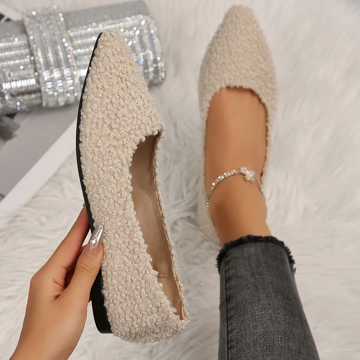 

New Fashion Toe Wool Ballet Flats Woman Concise Warm Plush Ladies Brand Design Fluffy Mary Jane Shoes Spring Plus Size 41 42 43