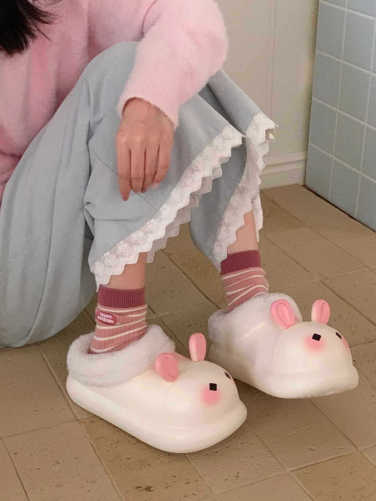 

Waterproof Cotton Slippers Winter Home Outdoor Wear Cute Little Rabbit Cotton oes Lazy Person Fur Slippers Warmth All Seasons