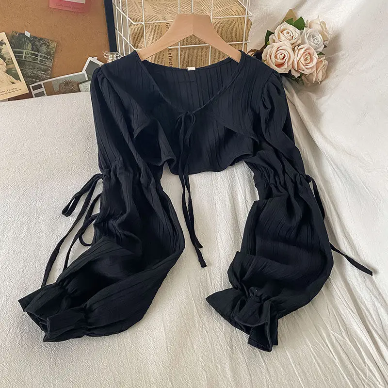 قمصان الجرونج النسائية الصيفية Y2k لعام 2025 ، بلوزات هاراجوكو الصلبة العتيقة ، بلوزات قصيرة مثيرة بأكمام واسعة