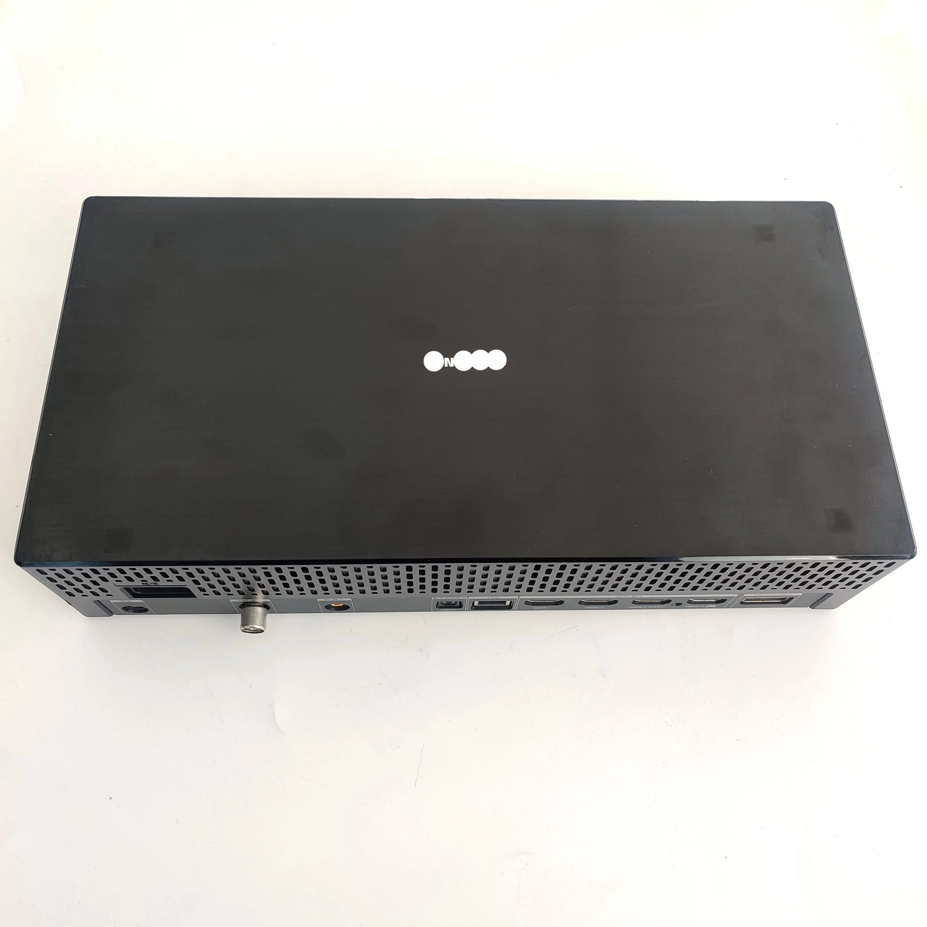 

Original SOC1008T BN96-49140K BN44-01043A BN94-15412F BN44-01043B One Connect Box is for 85Q950T QE85Q950TSUXRU TV BN68-07104D