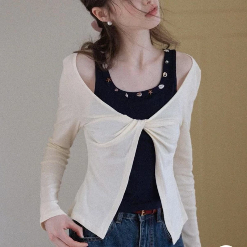 Harajuku style faux two-piece retro T-shirt, women's color-blocked punk style tight top, Y2K aesthetics, autumn slit T-shirt.