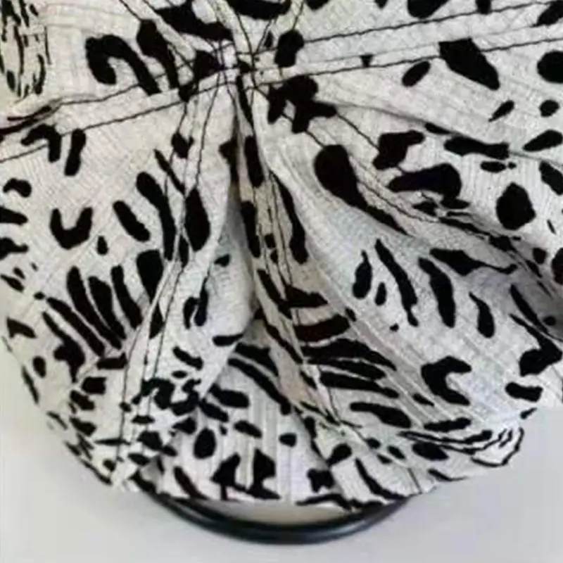R1WE Retro wzór krowy/mały wzór lamparta kapelusz artysta kapelusz czapka klasyczne kapelusze chmura kapelusz oddychający