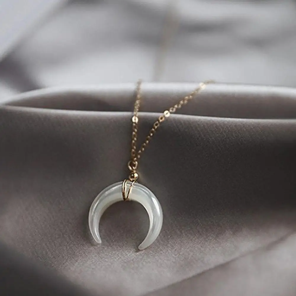 Chain All-match Gift Moon Pendant Fritillaria Necklace Women Jewelry Accessories Crescent Moon Necklace TV Drama Same Style