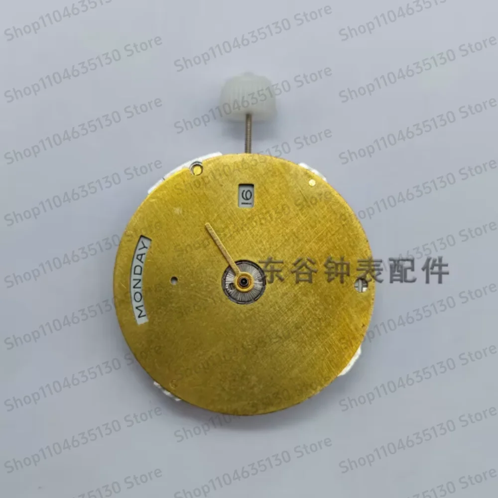Double calendar date, 31-jewel movement Shanghai 3255 automatic movement, located at the 3 o'clock position