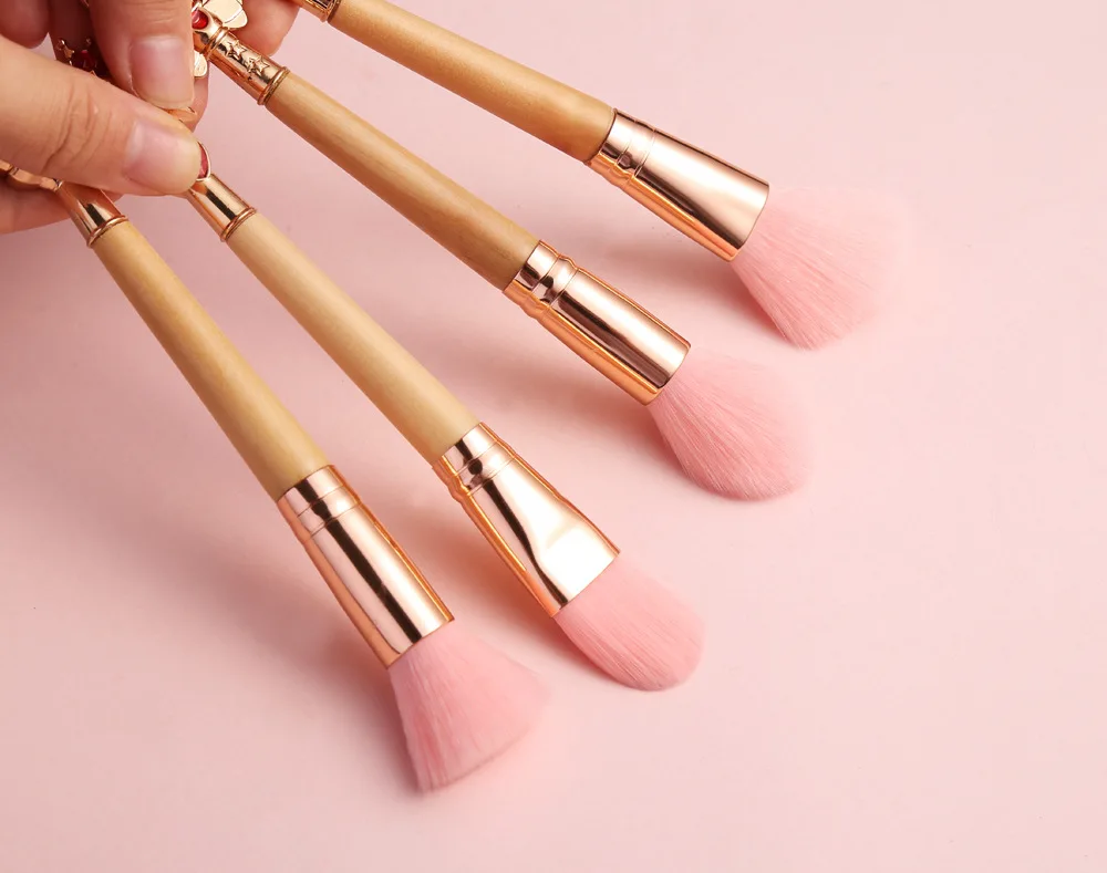 Kawaii  Foundation Brush Large Powder Wood Handle Mineral Brush Powder Brush and Blush Brush for Everyday Makeup