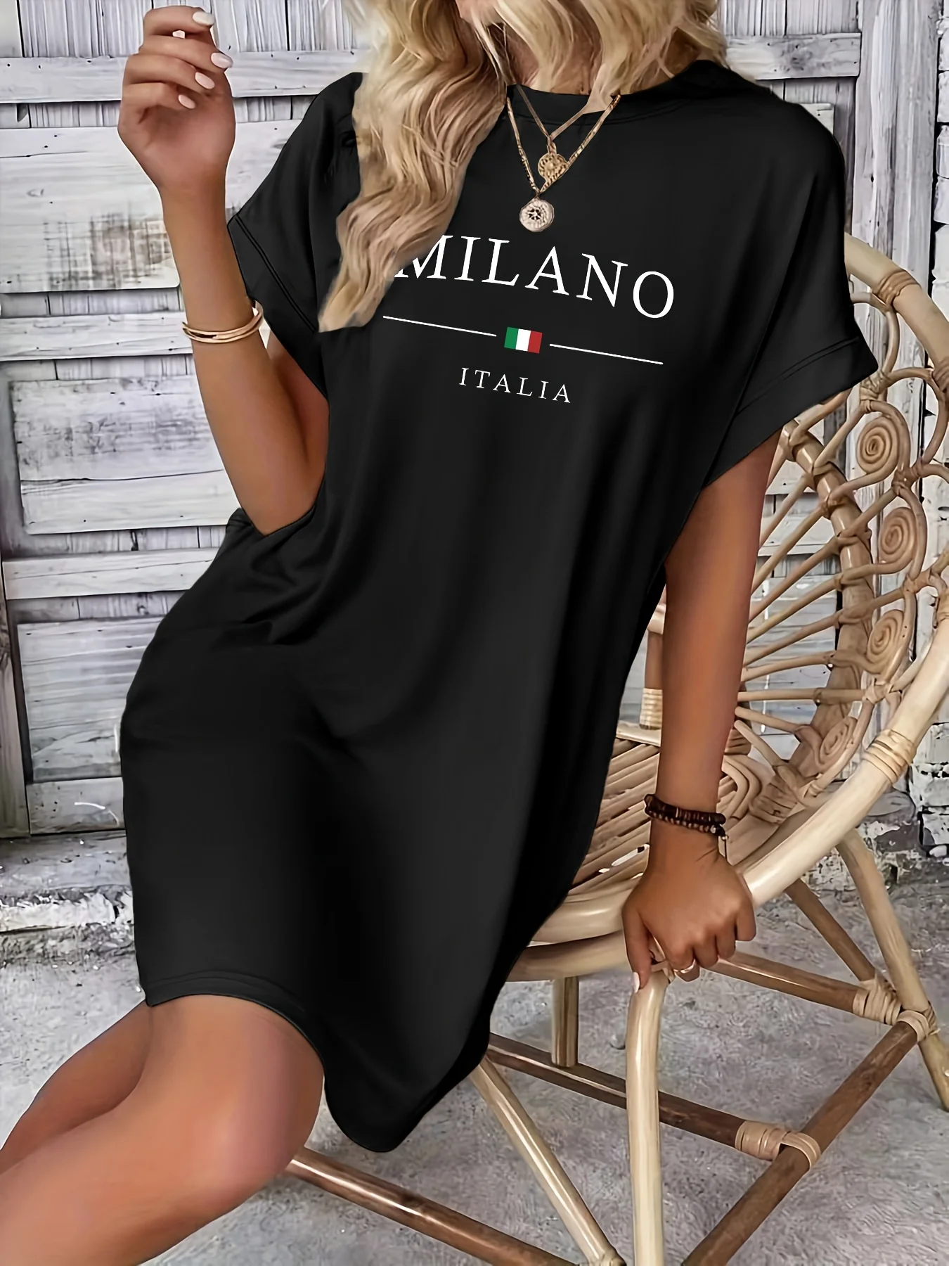 Robe t-shirt décontractée en tricot pour femmes, avec lettres MILANO imprimées, col rond, manches courtes, haut à la mode, noir avec motif de drapeau coloré