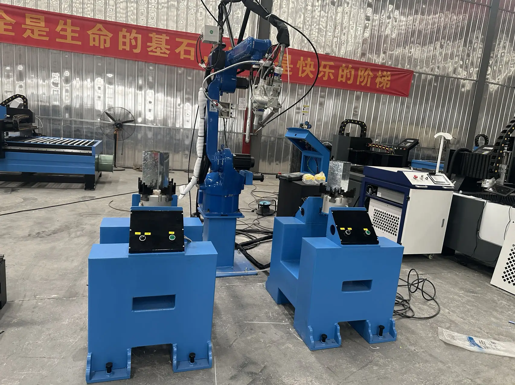 Automatic Multi-arm Length Robot Welding Machine For Steel Frame Angle Channel I-Beam Stainless Steel Shipbuilding
