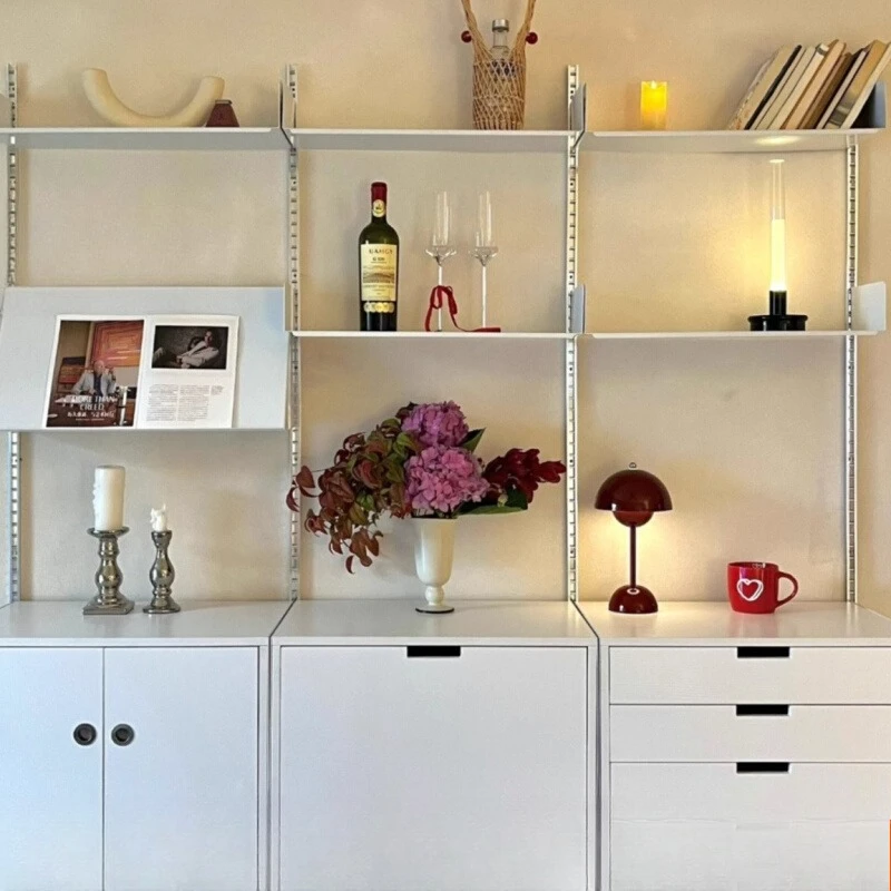 

Настенная полка Настенная витрина для гостиной Бесплатная комбинация Регулируемая по высоте металлическая направляющая для ламината