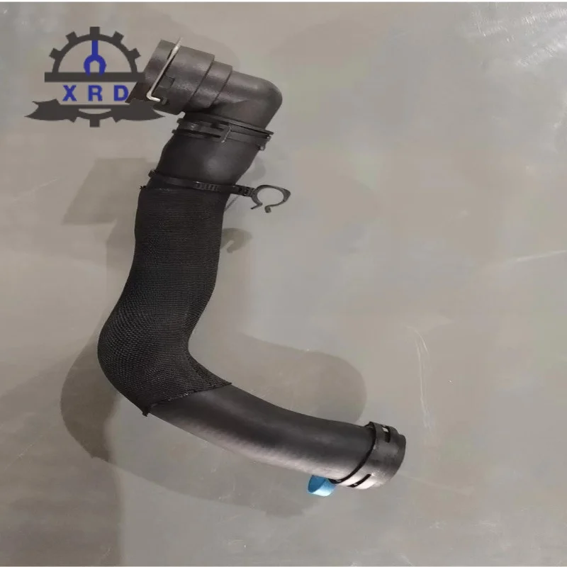 LR095544 LR043326 Upper Radiator Coolant Hose for Land Rover Discovery LR4 Range Rover Sport 3.0L TDV6 Radiator Coolant Top Hose