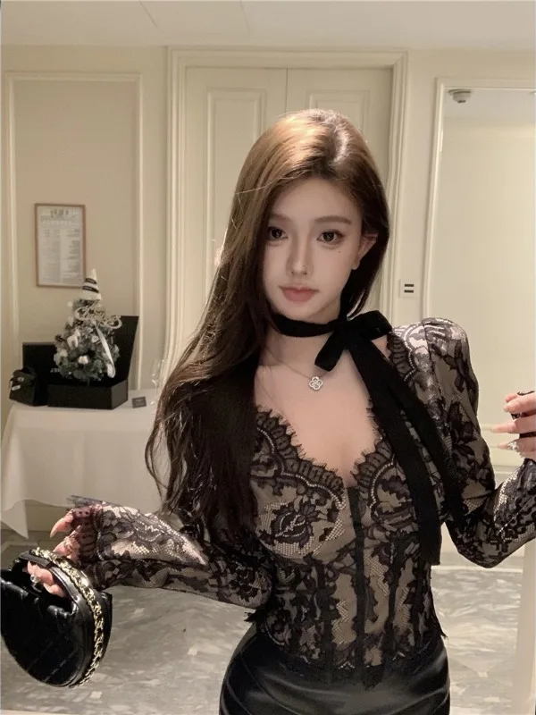 

Элегантный черный кружевной женский топ с длинным рукавом, V-образным вырезом, базовая рубашка для ношения под одеждой, премиум-класс, осень-зима, бренд Nicole Rose