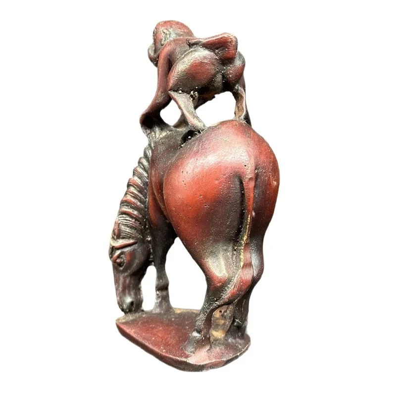 Resin monkey figurine for home decoration, office desk ornament, creative craft, opening gift